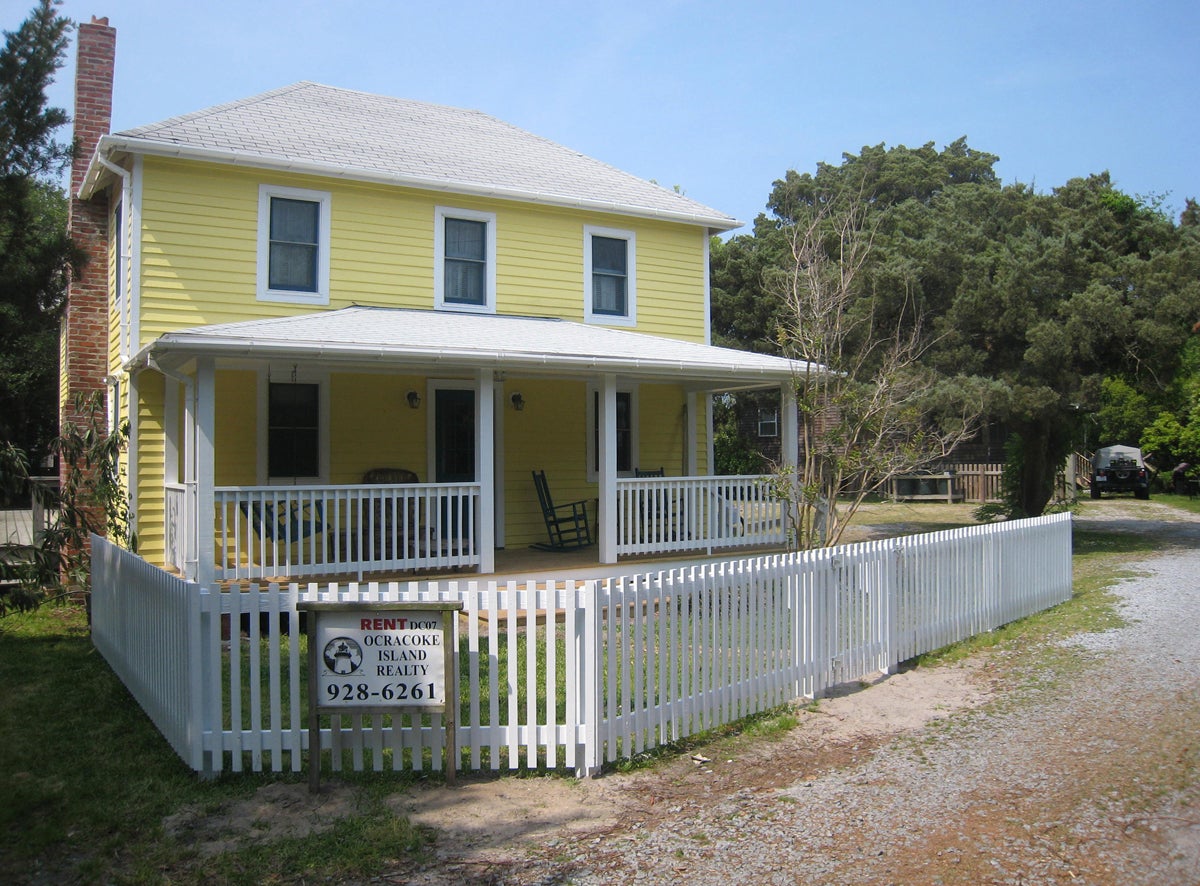DC07: Miss Elecia Garrish Home - Ocracoke, NC Vacation Rental