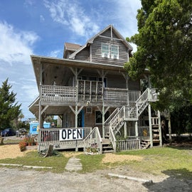 Side exterior, stairs to IR30